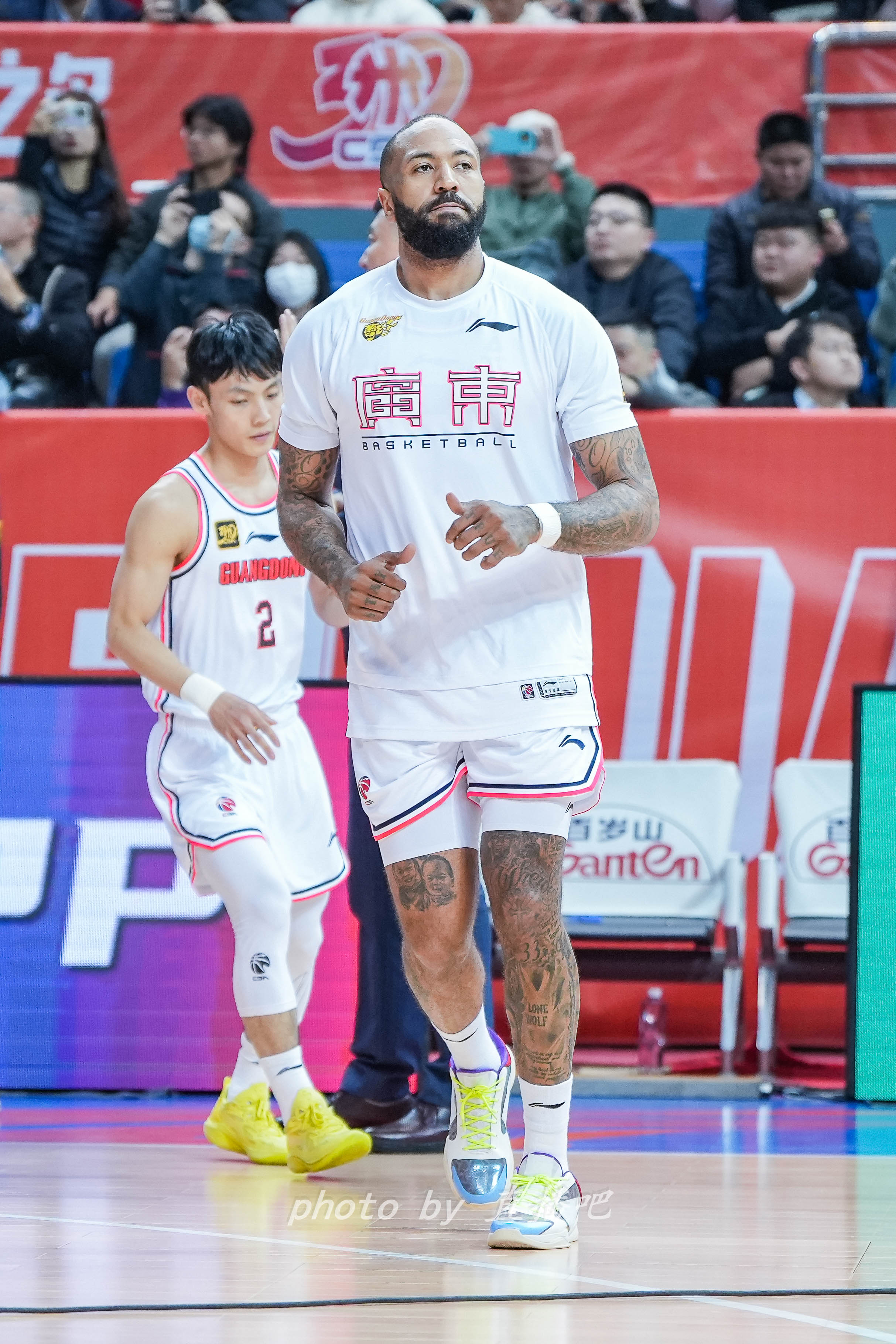  打得不錯(cuò)！36歲吉倫沃特原本的第三外援卻成廣東男籃的真大腿