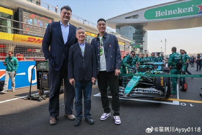  聯(lián)動F1！翟曉川曬與姚明、阿隆索、范志毅、周冠宇等的合照