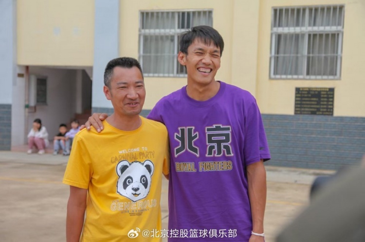  那一封信的故事還在延續(xù) 矣進(jìn)宏母校的師生們來到北京了！