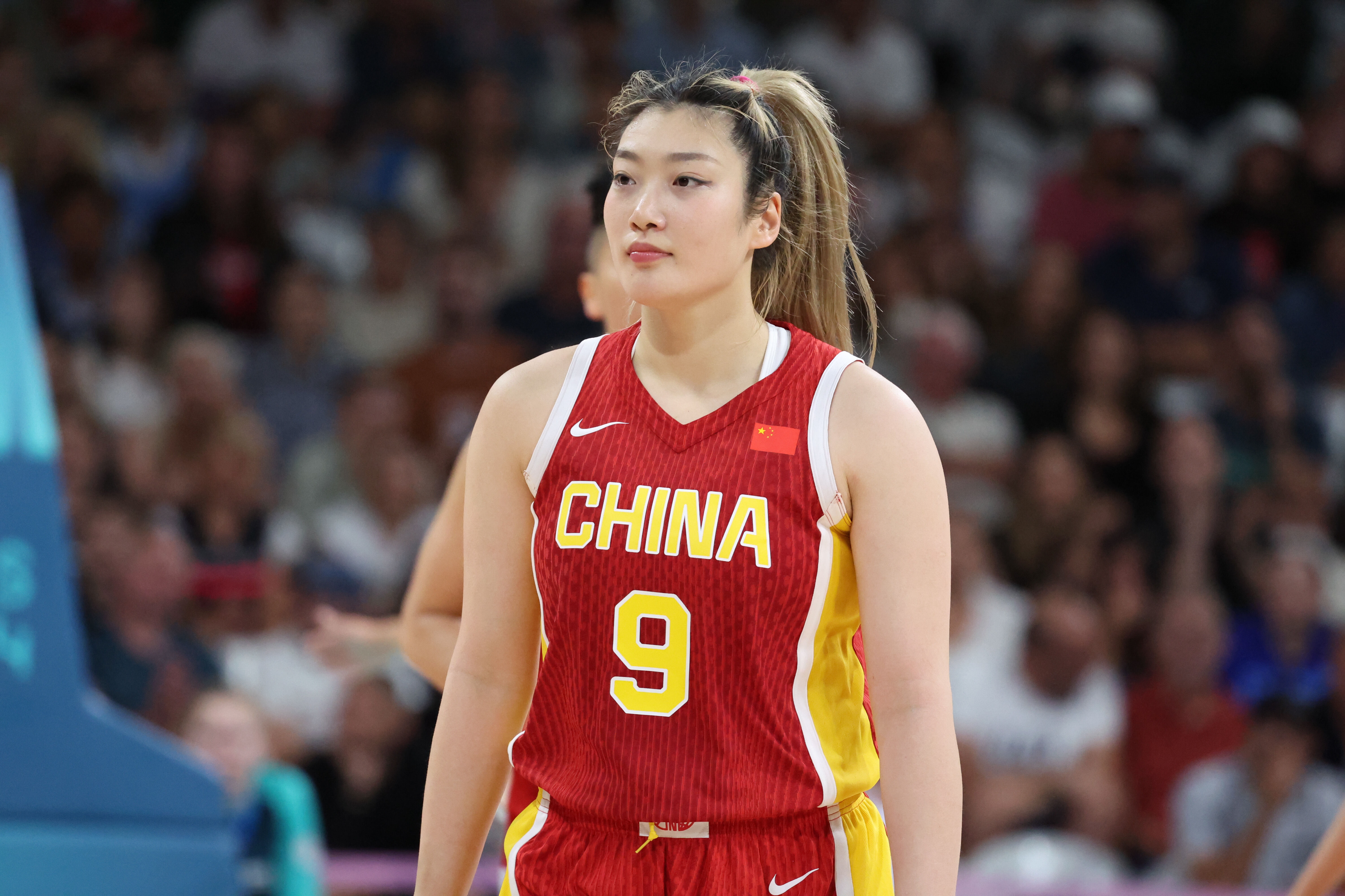  李夢三八婦女節(jié)更博：致敬每一個我們 祝我們節(jié)日快樂！
