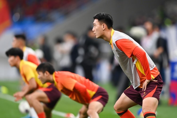  足球報(bào)：張玉寧、蔣圣龍均有不同程度傷病，伊萬(wàn)未讓在熱身賽出場(chǎng)