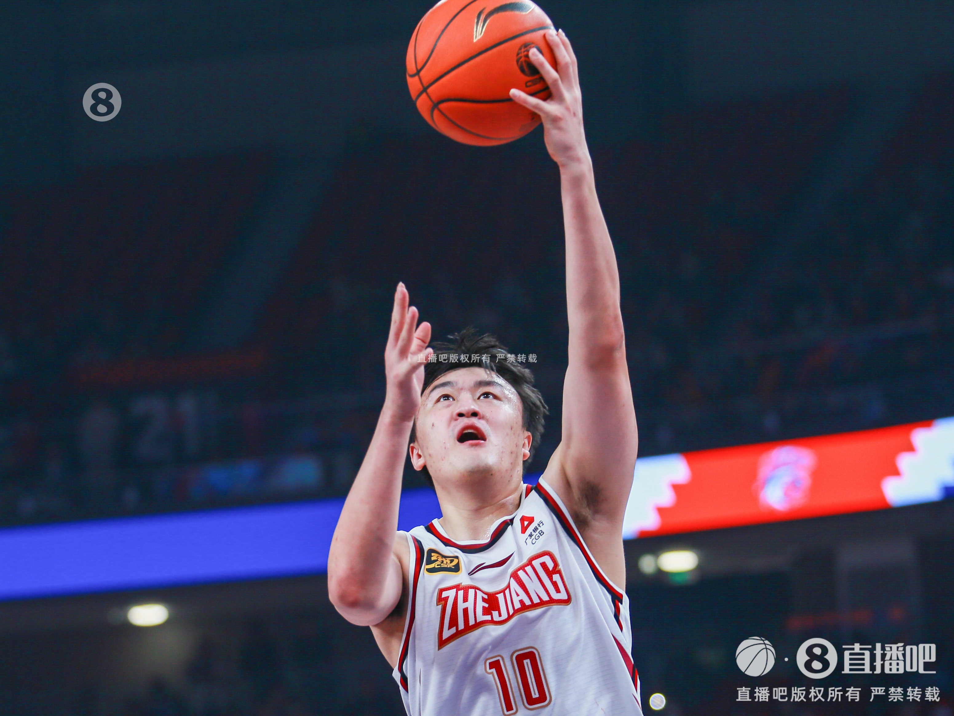  獲勝功臣！劉澤一11中9高效砍下19分13板2斷 拼下3前場(chǎng)籃板