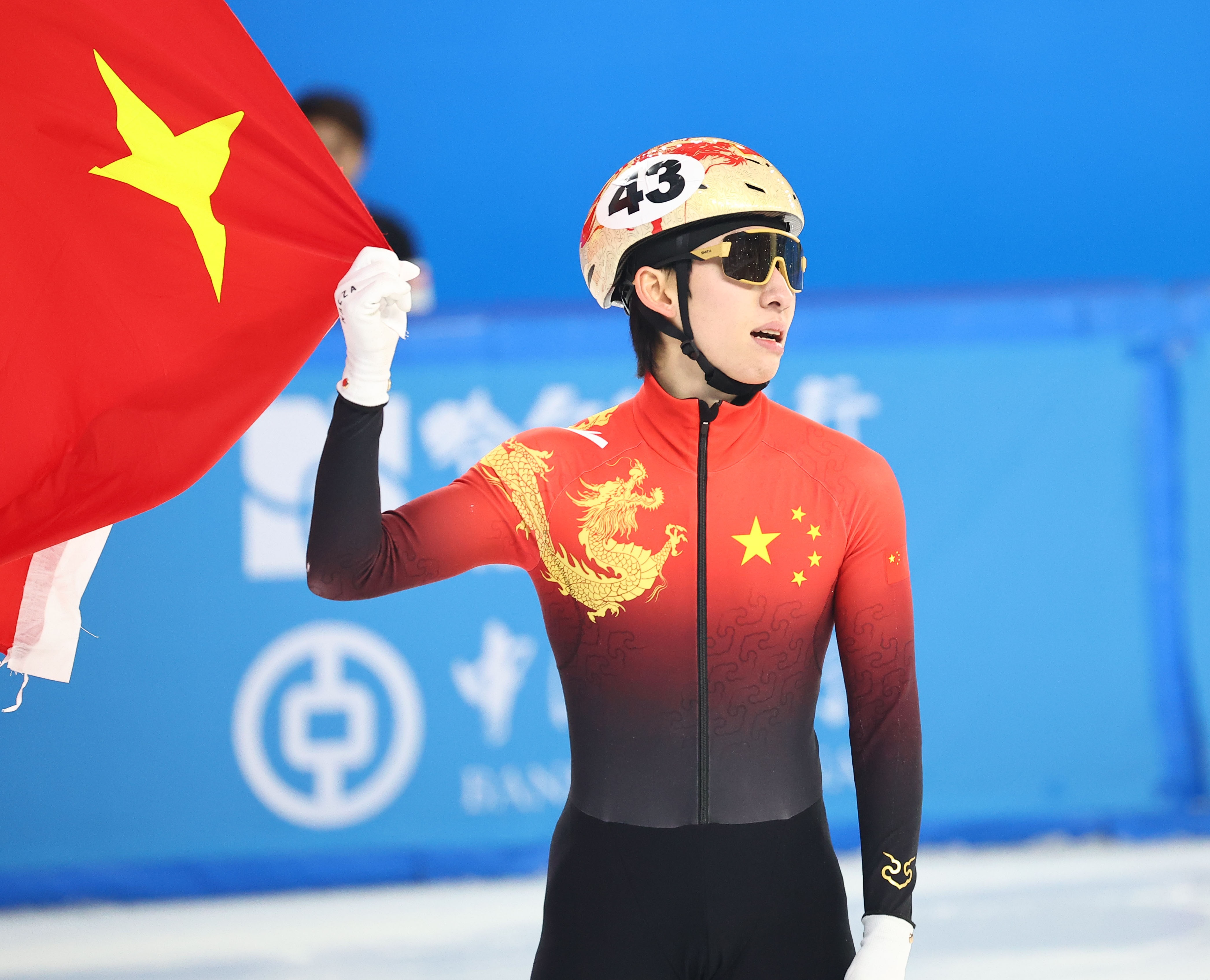  媒體人：中國冰雪歸化非常成功，但足球歸化花更多錢卻連水花都沒