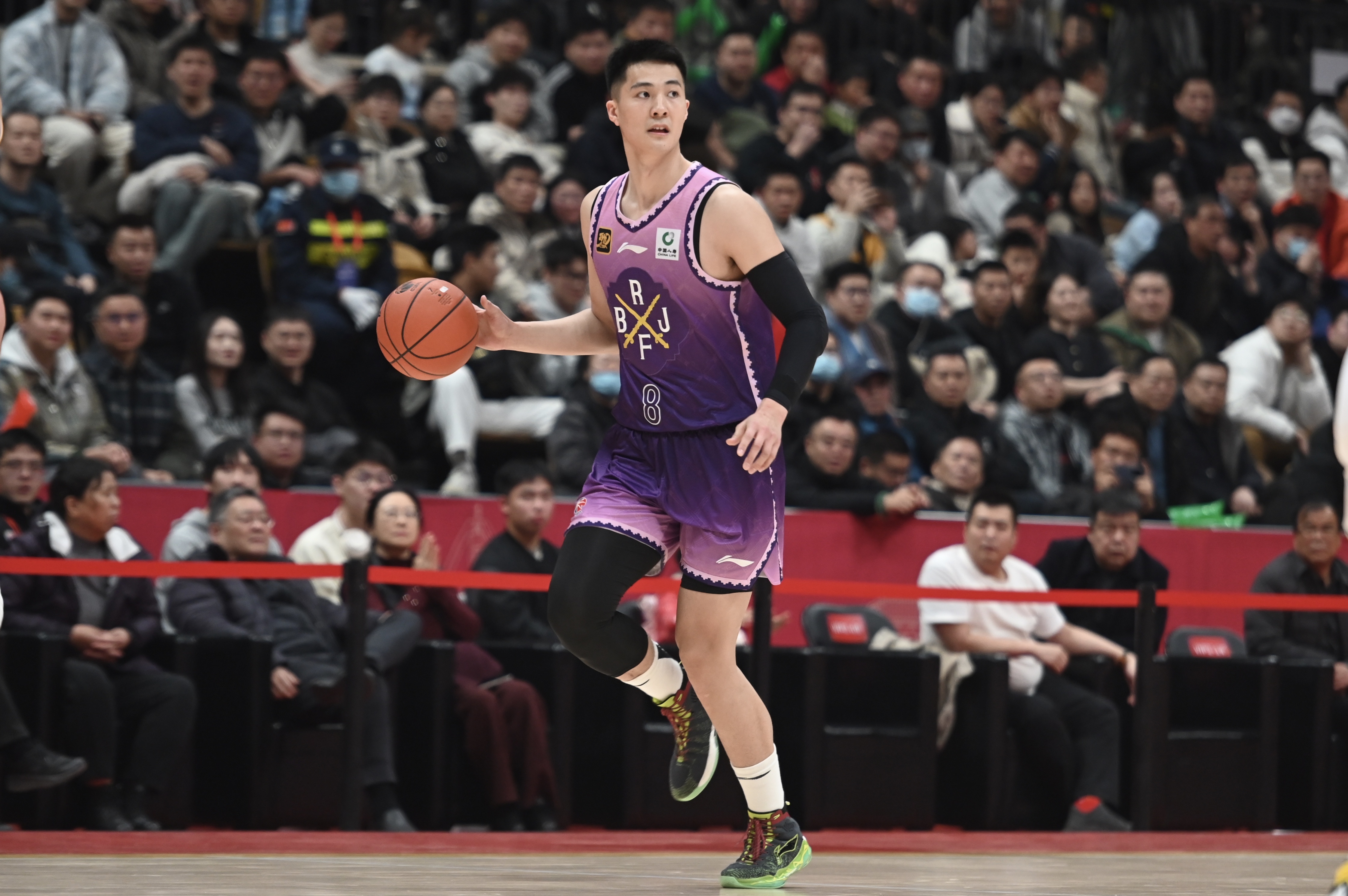  穩(wěn)定貢獻(xiàn)難救主！朱松瑋替補出戰(zhàn)33分鐘 13中6拿到14分11板