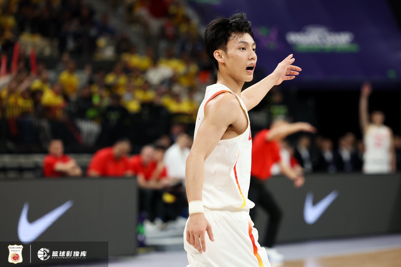  首發(fā)出戰(zhàn)不在狀態(tài)！徐杰全場(chǎng)3中0沒得分 拿到3板1助2斷另2失誤